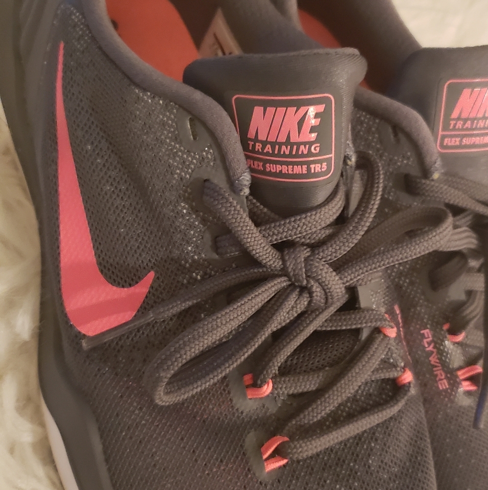 Woman's Nike Training flex supreme TR5 shoe 👟